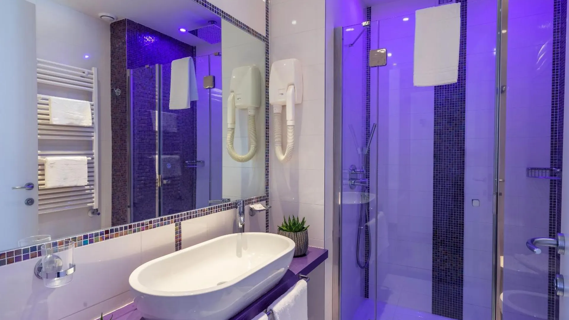 Hotel 2000 Riccione Italien
